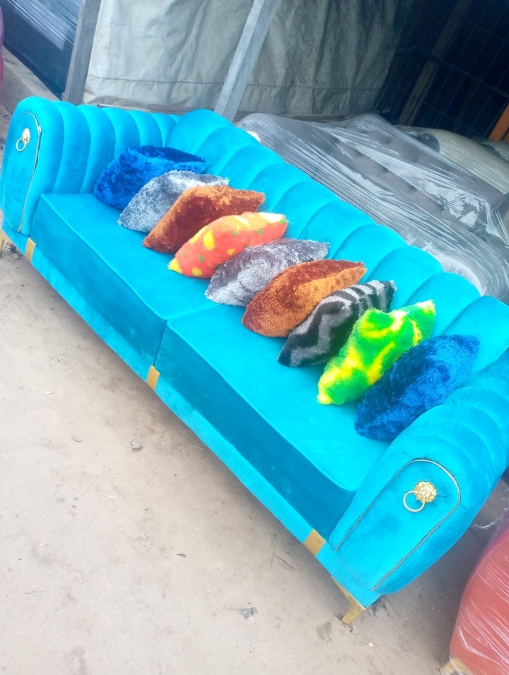 Lucky sets of Chesterfield Sofas 3,2,1,1