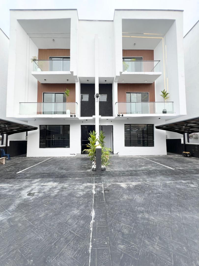 4 BEDROOM SEMI-DETACHED DUPLEX WITH POOL